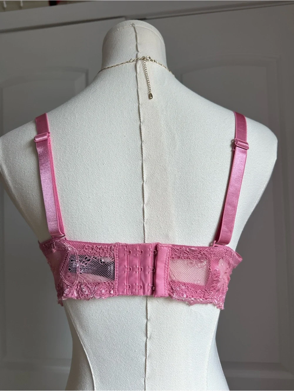 Lace Underwire Bra Bundle in Pink & White - Picture 2 of 9